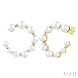 1/5 ctw Graduated 2.8 - 4.5 MM Cultured Pearls and Round Cut Diamond Half Hoop Earring in 14K Yellow Gold