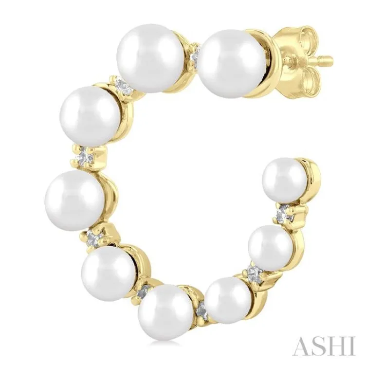 1/5 ctw Graduated 2.8 - 4.5 MM Cultured Pearls and Round Cut Diamond Half Hoop Earring in 14K Yellow Gold