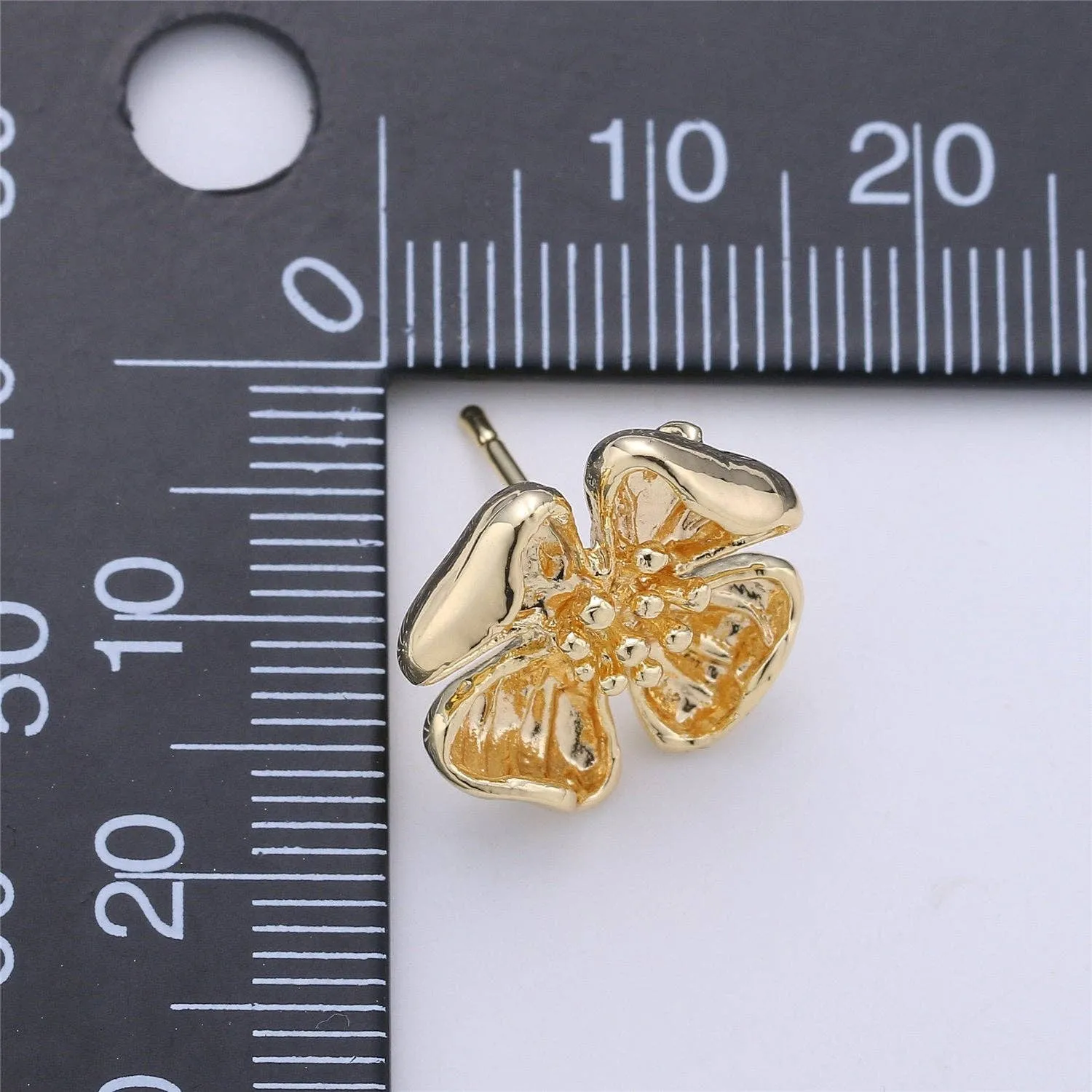 Aim Eternal - Gold Filled Flower Stud