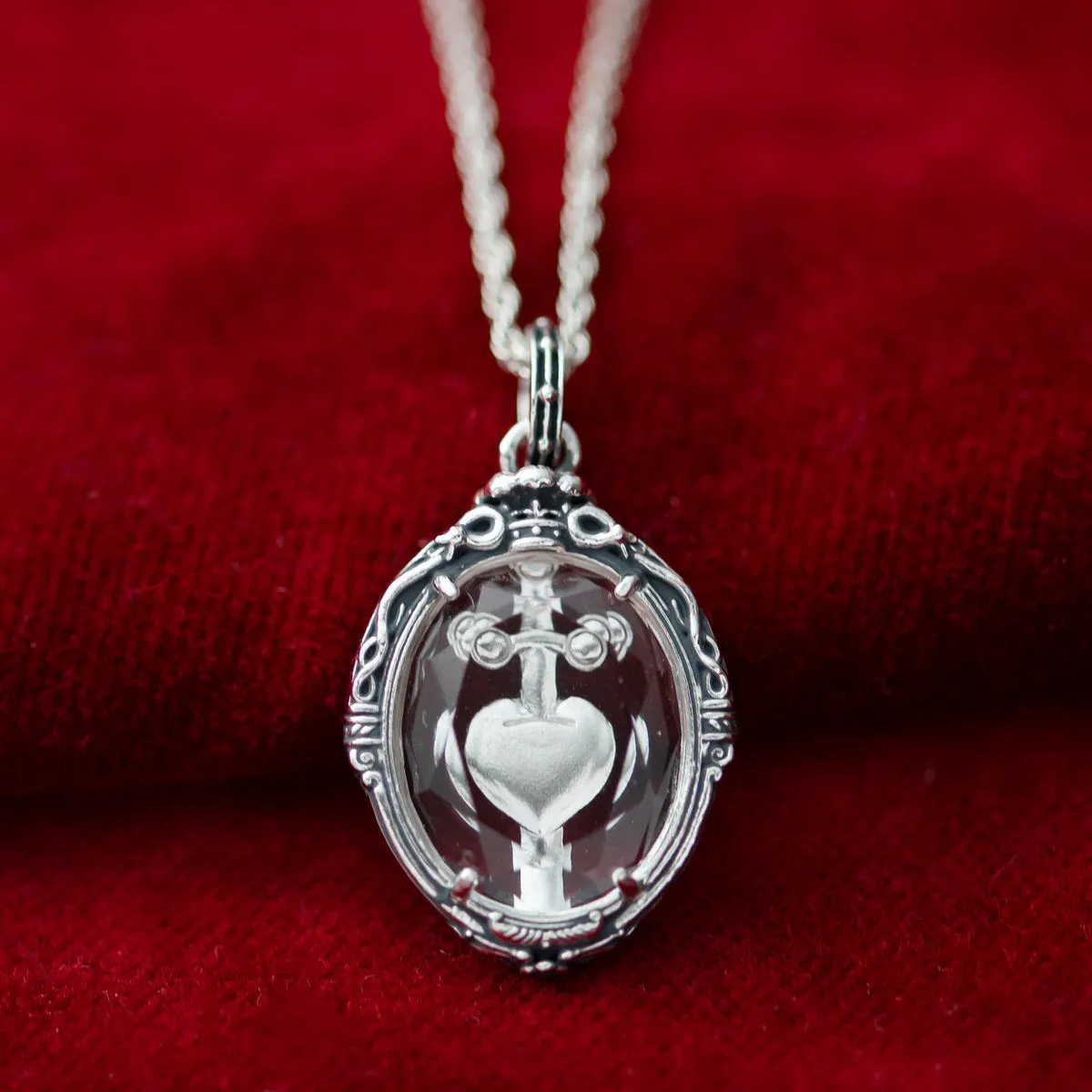 Disney X RockLove SNOW WHITE Dagger Heart Intaglio Pendant