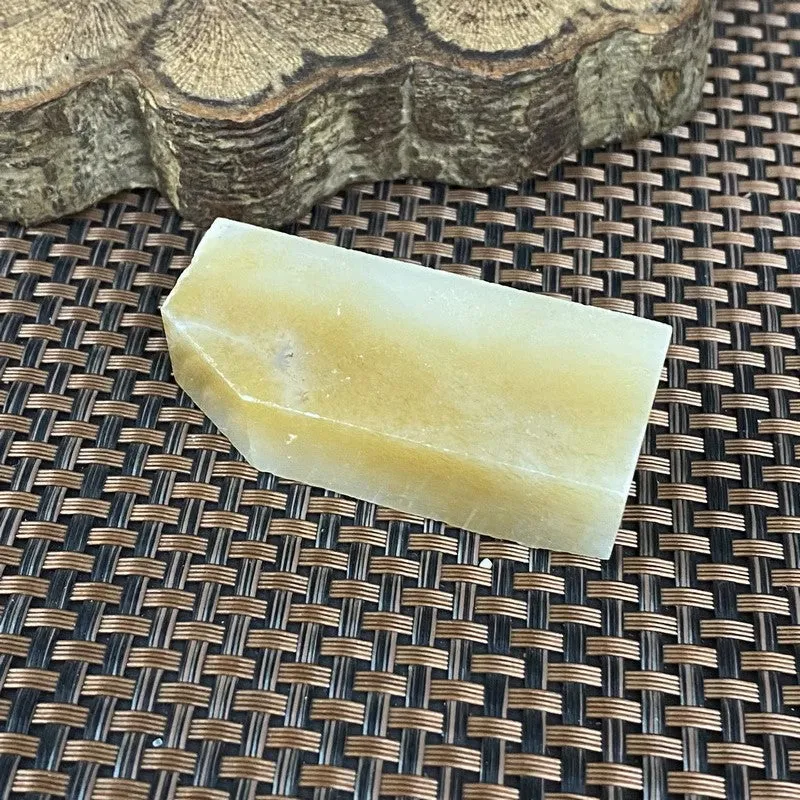 Natural Hetian Jade Rough Nephrite Raw (69g,6.0X2.7X1.5cm)