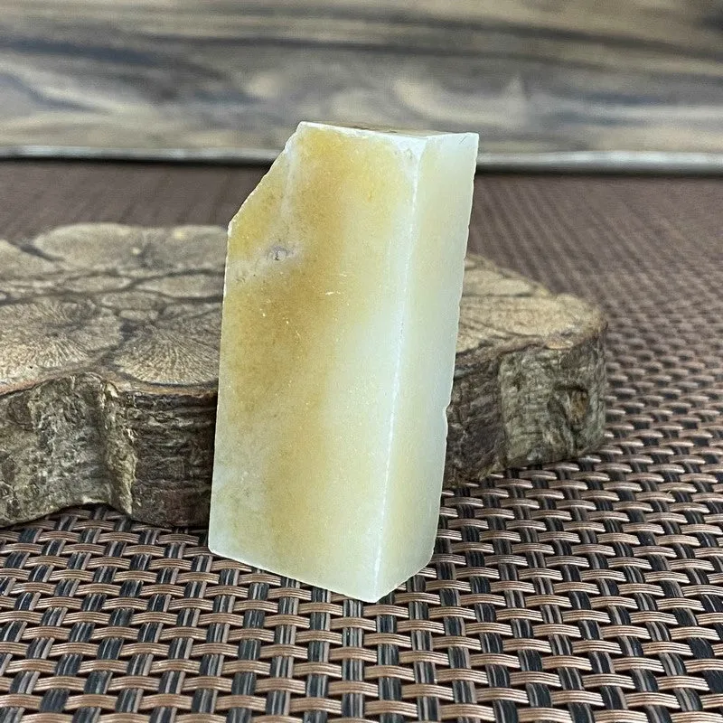 Natural Hetian Jade Rough Nephrite Raw (69g,6.0X2.7X1.5cm)