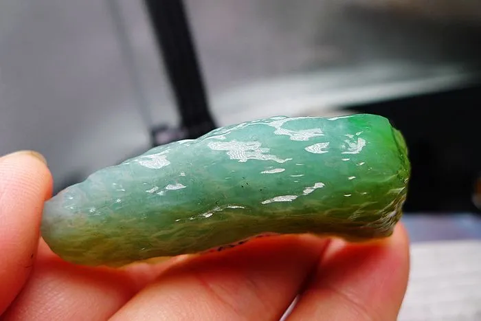 Natural Jade Rough Jadeite Raw (23.6g,5.4X2.5X1.35cm)