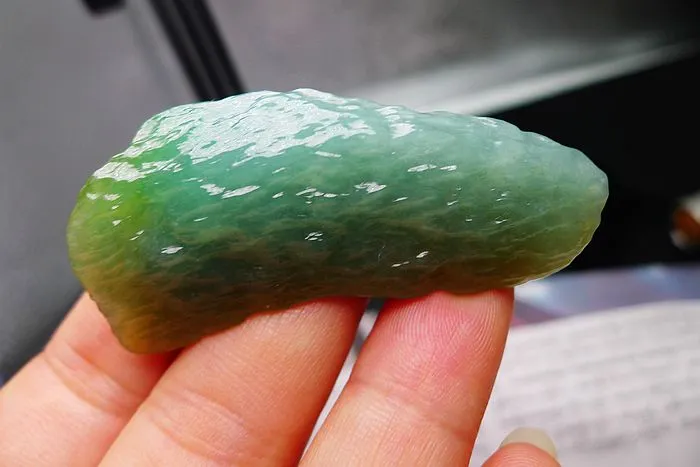 Natural Jade Rough Jadeite Raw (23.6g,5.4X2.5X1.35cm)