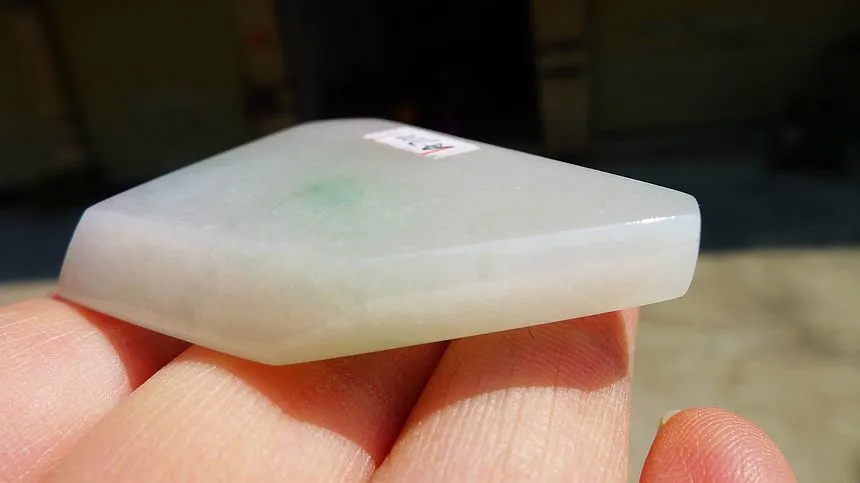 Natural Jade Rough Jadeite Raw (30g,4.2X3.7X0.8cm)