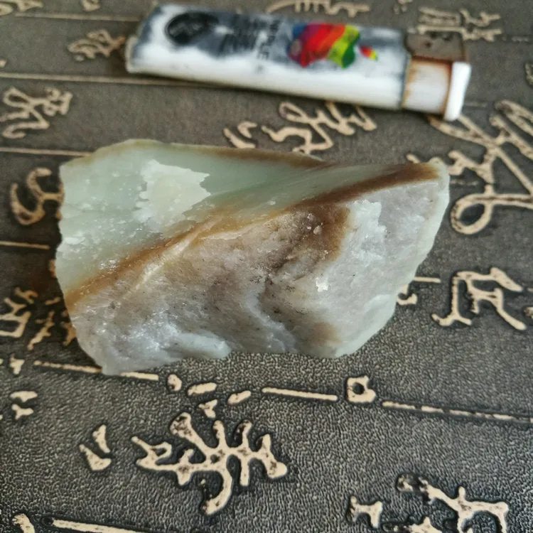 Natural Kunlun Jade Rough Nephrite Raw (119g, 5.5X2.8X2cm)