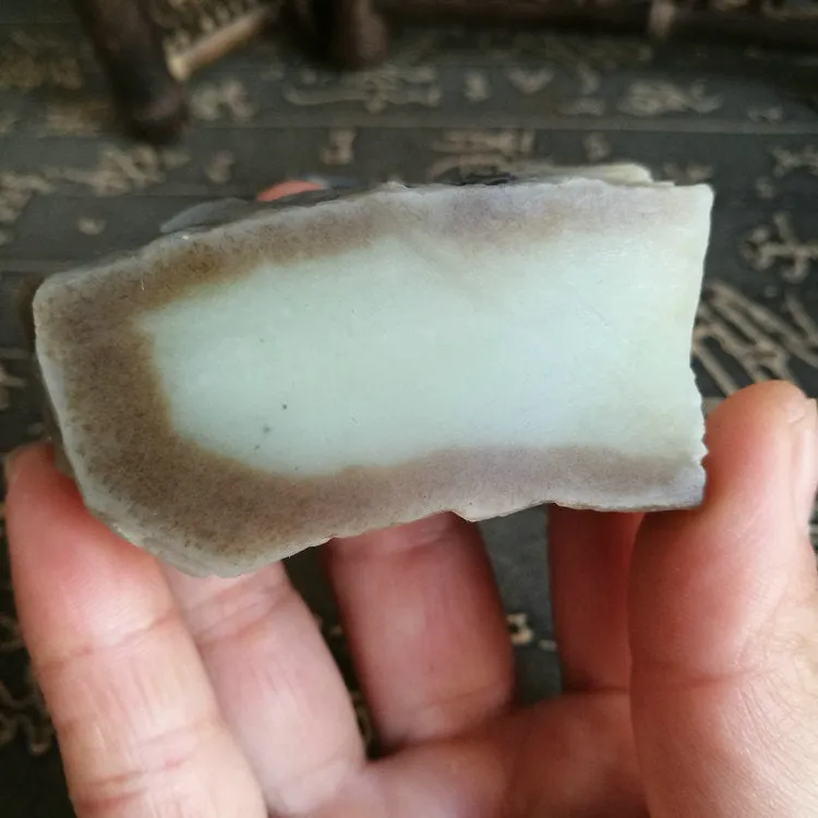 Natural Kunlun Jade Rough Nephrite Raw (119g, 5.5X2.8X2cm)