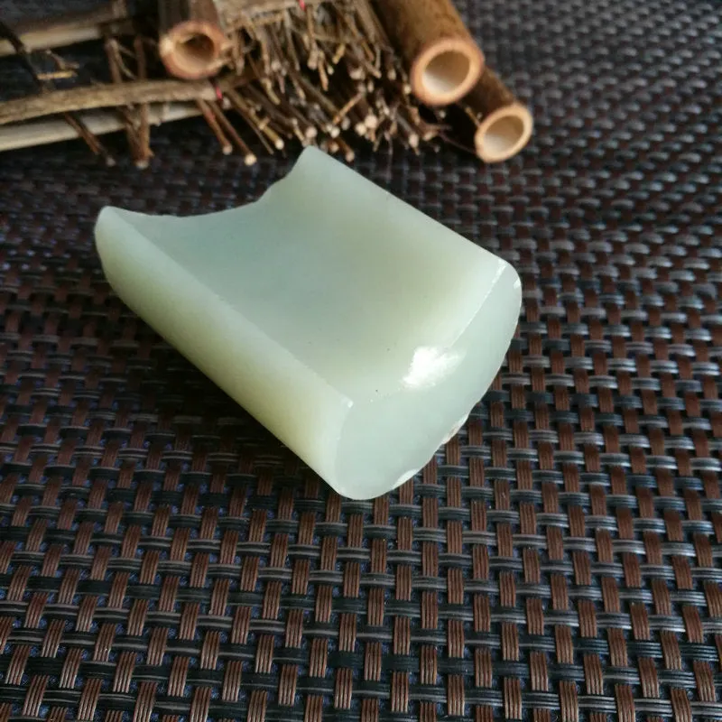 Natural Kunlun Jade Rough Nephrite Raw (175g,6X4.4X2.9cm)