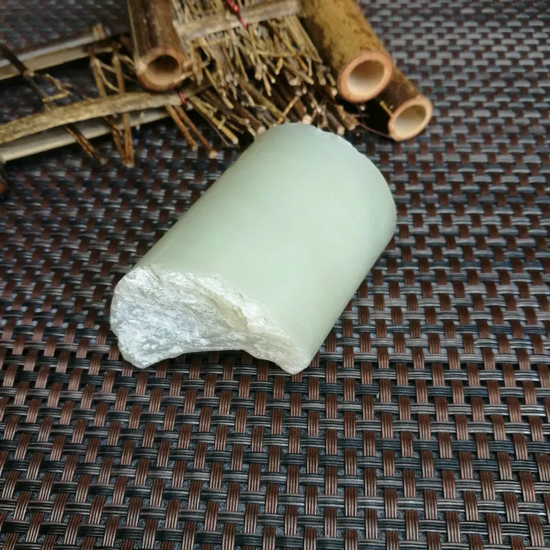 Natural Kunlun Jade Rough Nephrite Raw (175g,6X4.4X2.9cm)