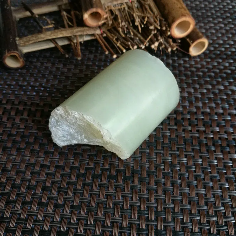 Natural Kunlun Jade Rough Nephrite Raw (175g,6X4.4X2.9cm)