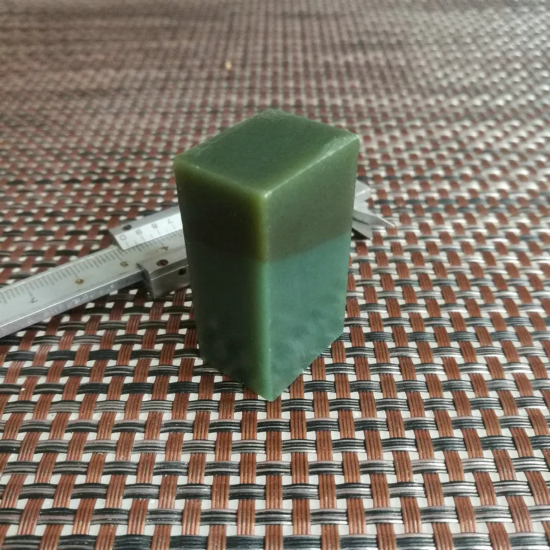 Natural Kunlun Jade Rough Nephrite Raw (49g, 4.2X2.2X1.7cm)