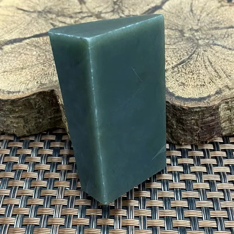 Natural Kunlun Jade Rough Nephrite Raw (96g,5.5X2.5X2.7cm)