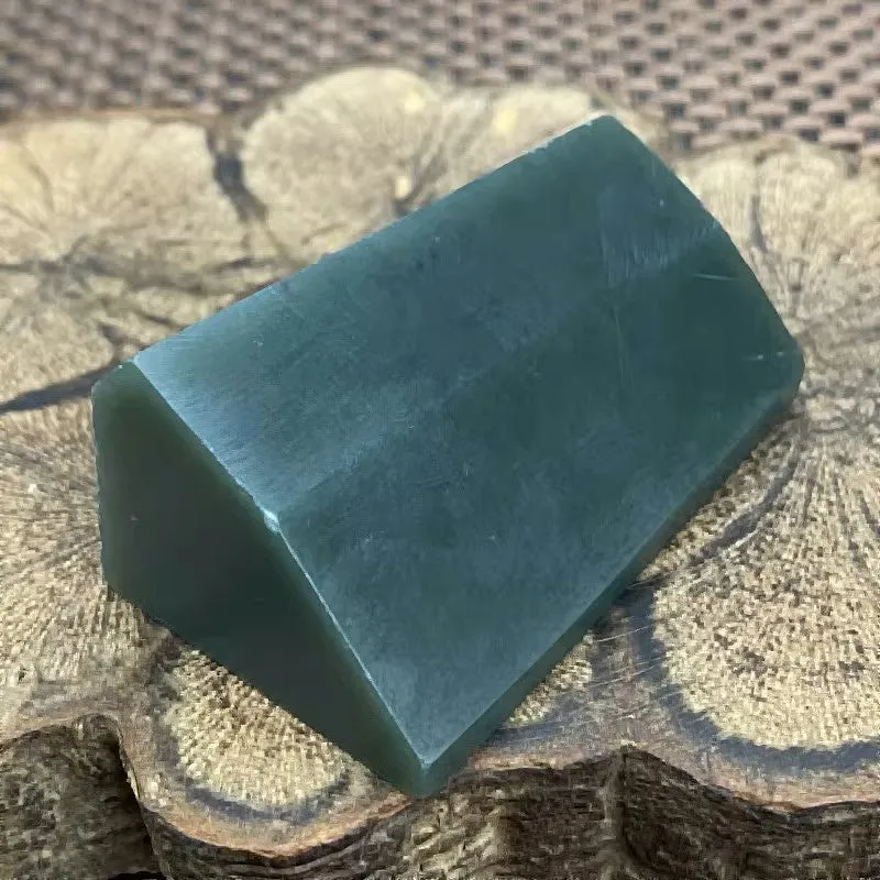 Natural Kunlun Jade Rough Nephrite Raw (96g,5.5X2.5X2.7cm)