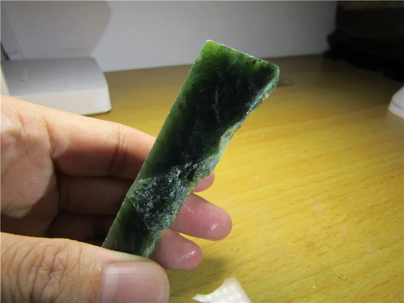 Natural Siberian Jade Rough Russia nephrite Raw (110.74g, 85X40X19mm)