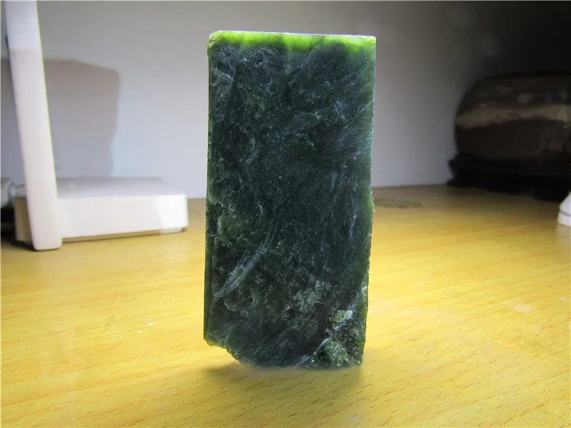 Natural Siberian Jade Rough Russia nephrite Raw (110.74g, 85X40X19mm)