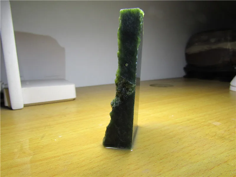 Natural Siberian Jade Rough Russia nephrite Raw (110.74g, 85X40X19mm)