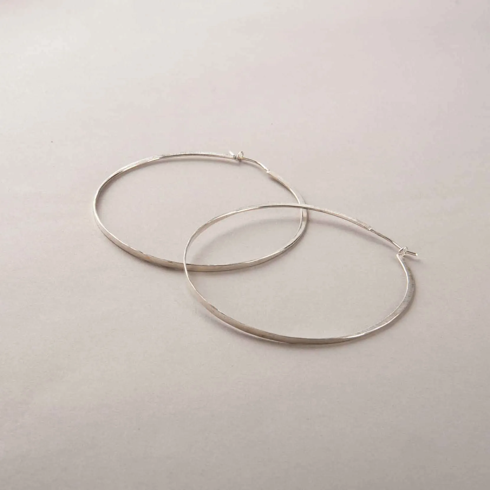 PERPENDICULAR FORGED HOOPS