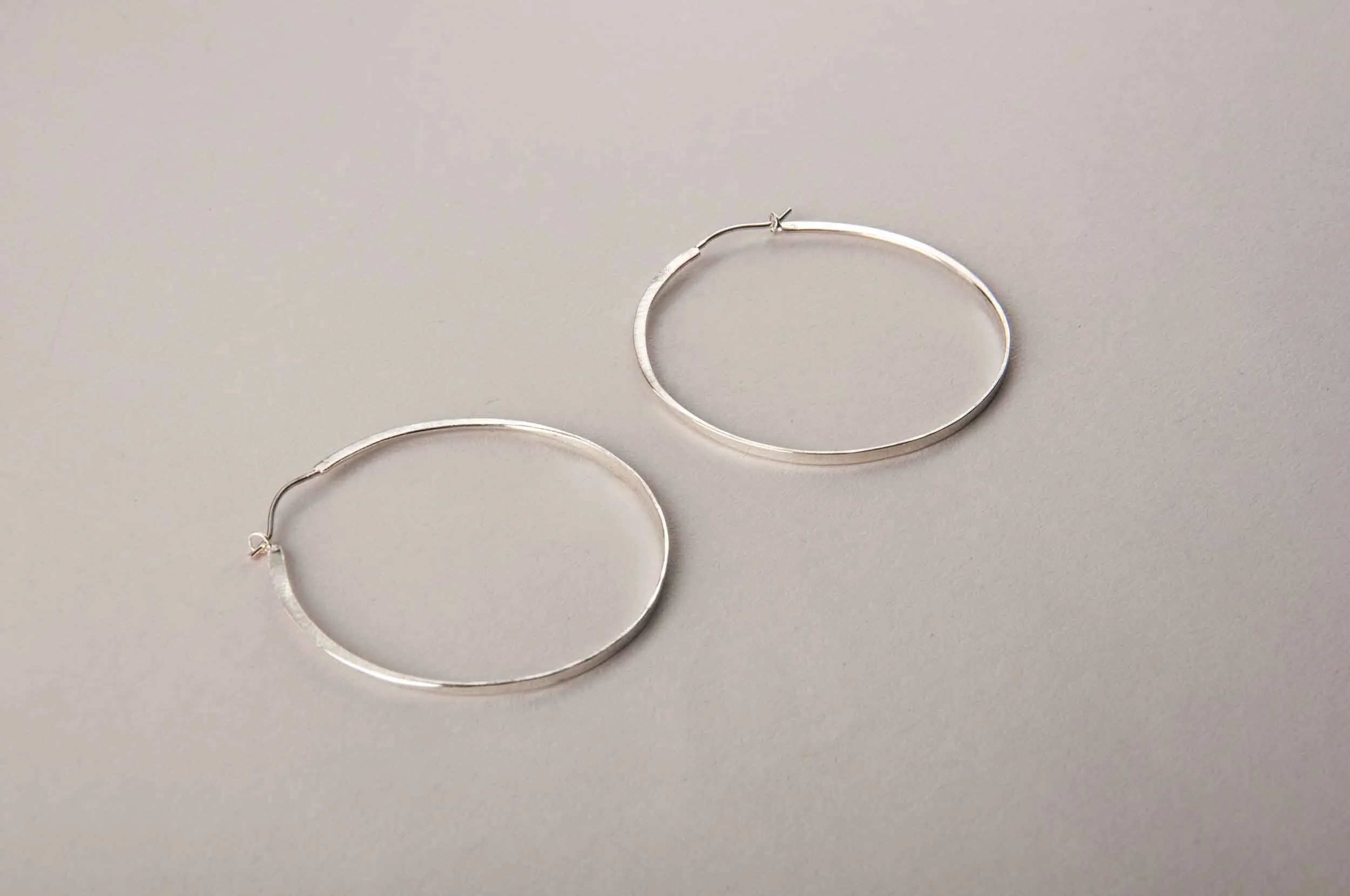 PERPENDICULAR FORGED HOOPS