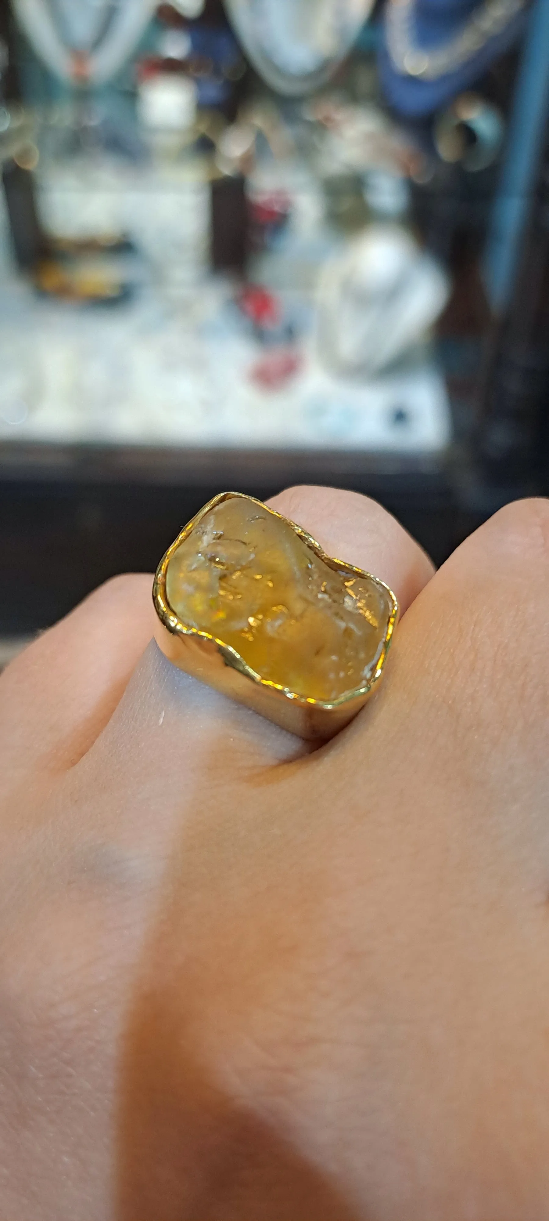 Ring in 18k Gold with a raw Citrine (B-42)