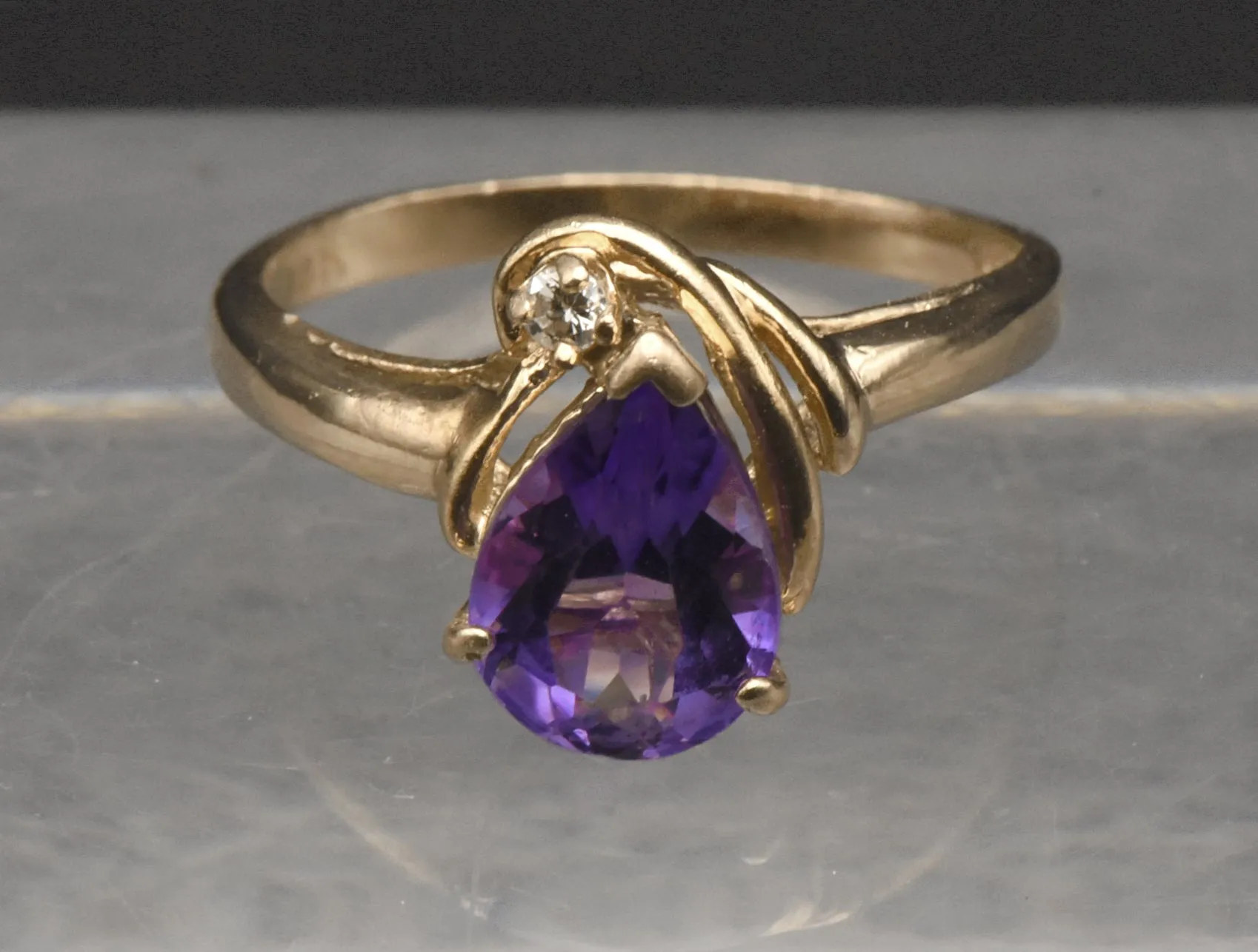 Vintage 14K Gold Amethyst and Diamond Ring - Size 6.5